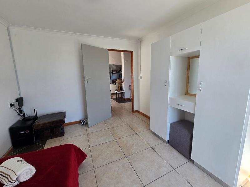 5 Bedroom Property for Sale in Golden Mile Western Cape
